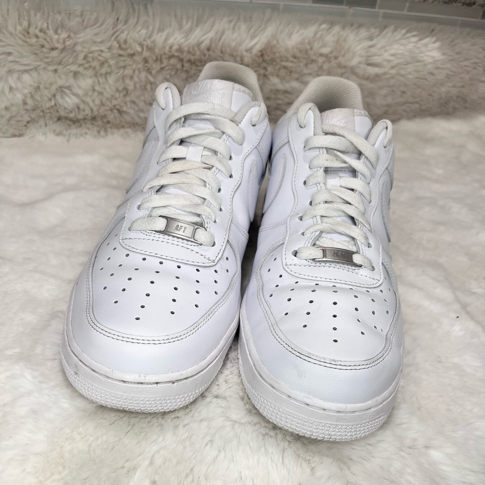 AF1 - Picture 2 of 5